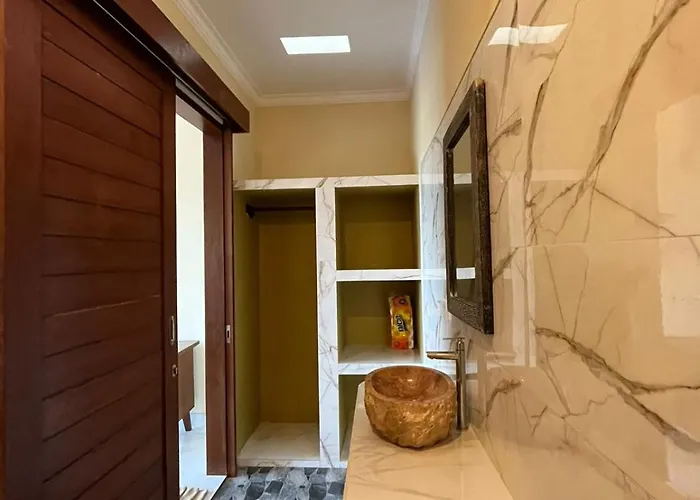 Villa Lestari *